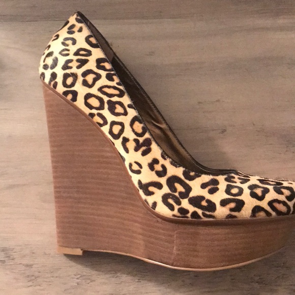 Steve Madden Roxxiee Leopard Pony Hair Wedge - Picture 2 of 4